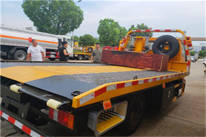 吴中附近拖车电话号码服务