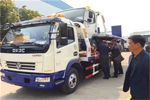 吴中汽车道路救援拖车价格